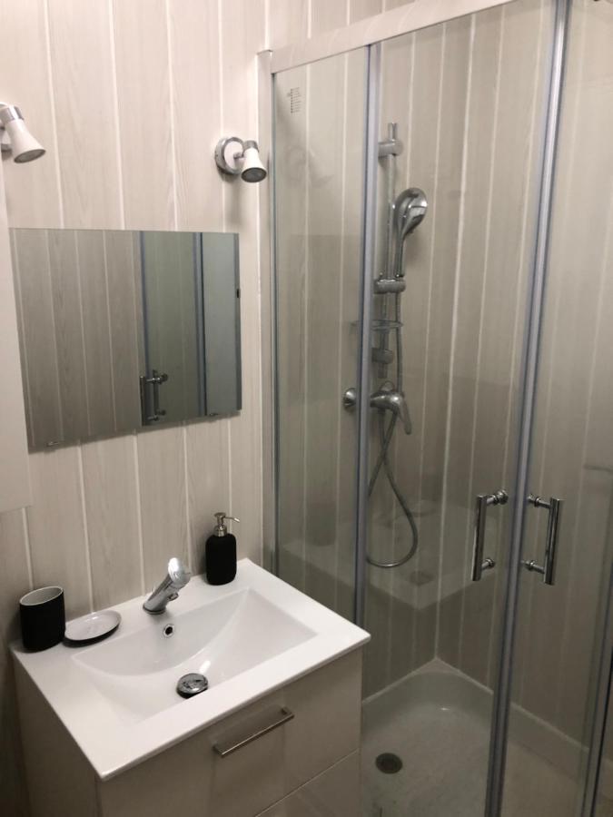 Cosy Appartement Au Plein Centre De Ruffec Ngoại thất bức ảnh