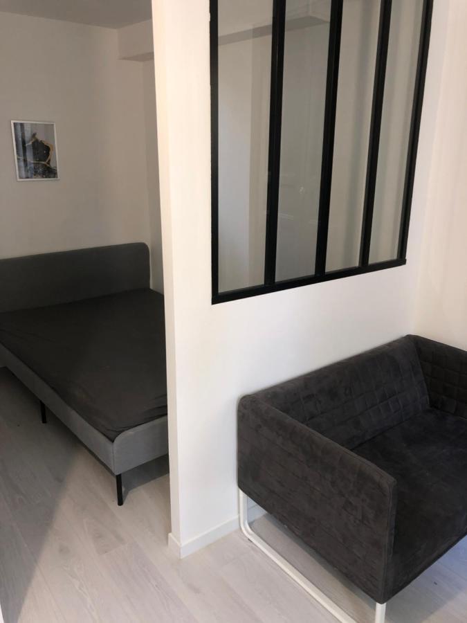 Cosy Appartement Au Plein Centre De Ruffec Ngoại thất bức ảnh