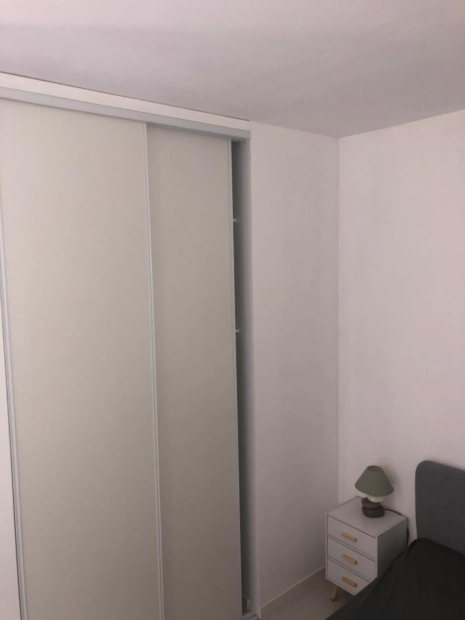 Cosy Appartement Au Plein Centre De Ruffec Ngoại thất bức ảnh