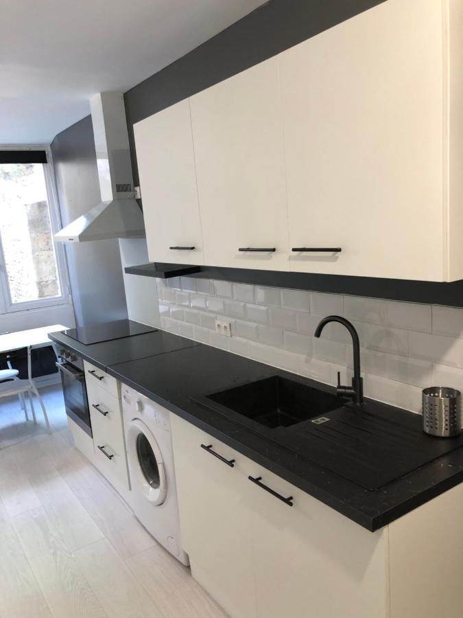 Cosy Appartement Au Plein Centre De Ruffec Ngoại thất bức ảnh